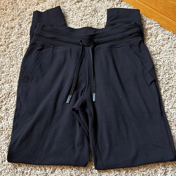 Lulelemon joggers unknown style size 4 - Picture 2 of 10